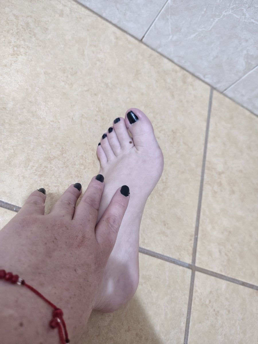 GisellPort01's tweet photo. Que les parece ese nuevo tono 😏👣

#piesdelatinas #pieslindos #contenido #VentaDeContenido #tetasyalgomás #onlyfans https://t.co/fXvyNw7WQb