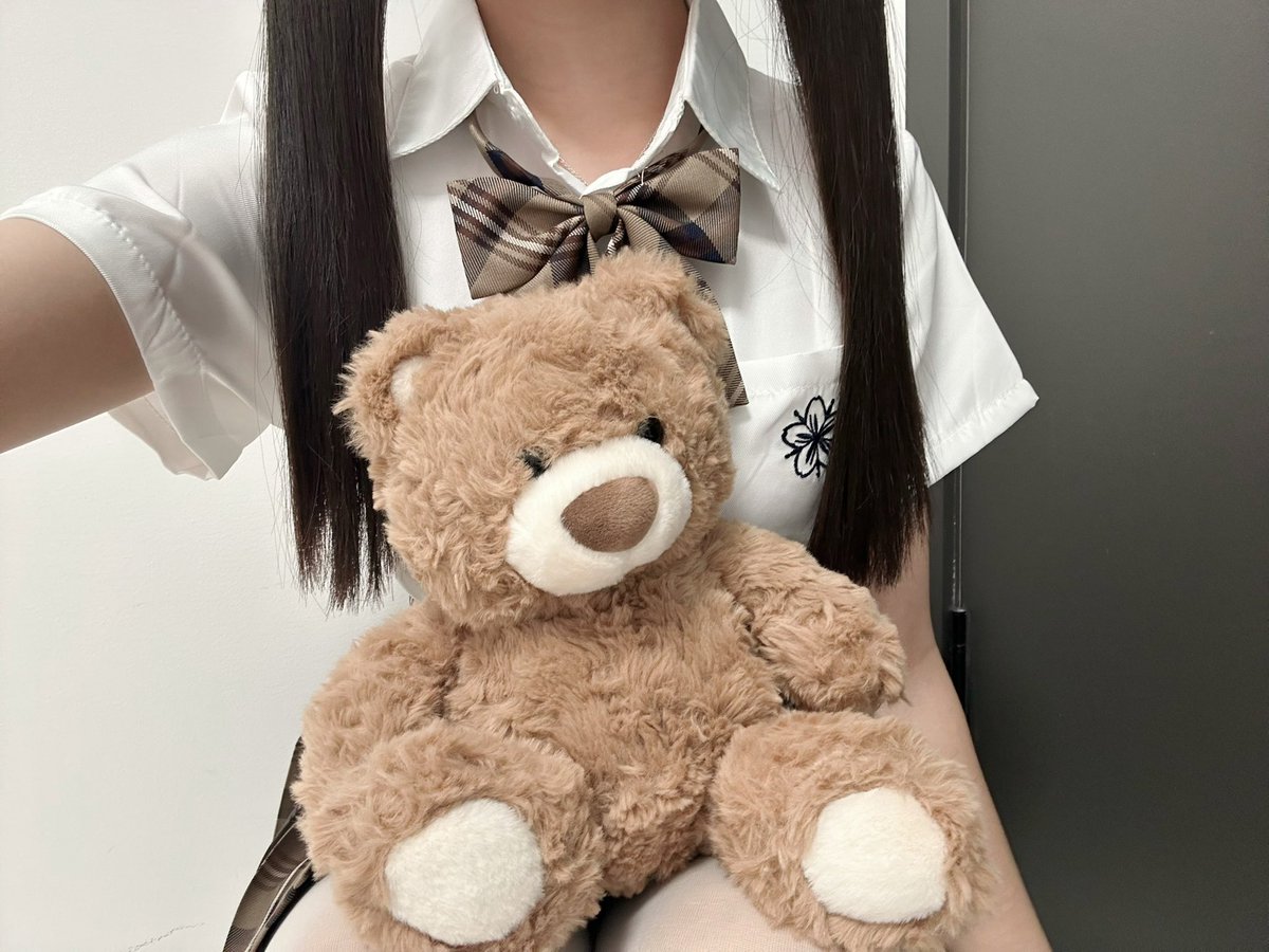 uoTvTo's tweet photo. 我觉得我这个照片很萌(｡ì _ í｡) https://t.co/7lacqM8C3O