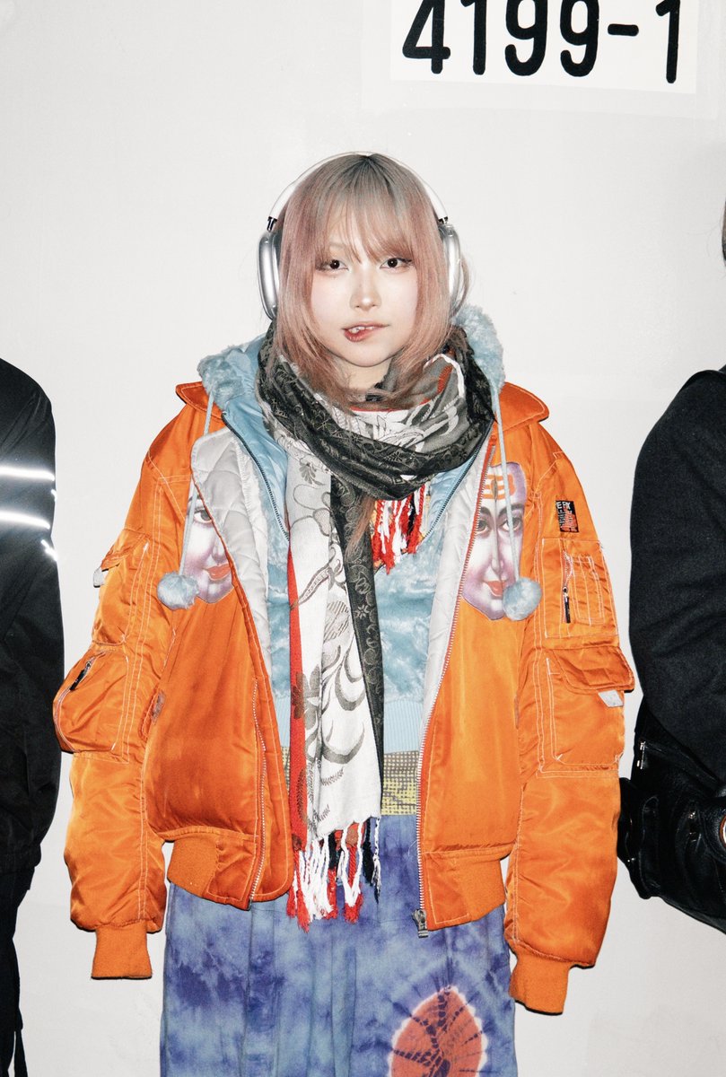 KAI_YOU_ed's tweet photo. Vシンガー理芽×ビートメイカーkrynX、新曲発表　MVはJACKSON kakiがVRChatで撮影
https://t.co/eIzKVUZ82d

理芽さん、作編曲のkrynXさん、作詞のe5さんと気鋭のアーティストが集結した楽曲「kotowari」はMVも異色。登場するVRChat���ールドの一部は公開されているので、実際に訪問できる！ https://t.co/QBTT3BGBeH