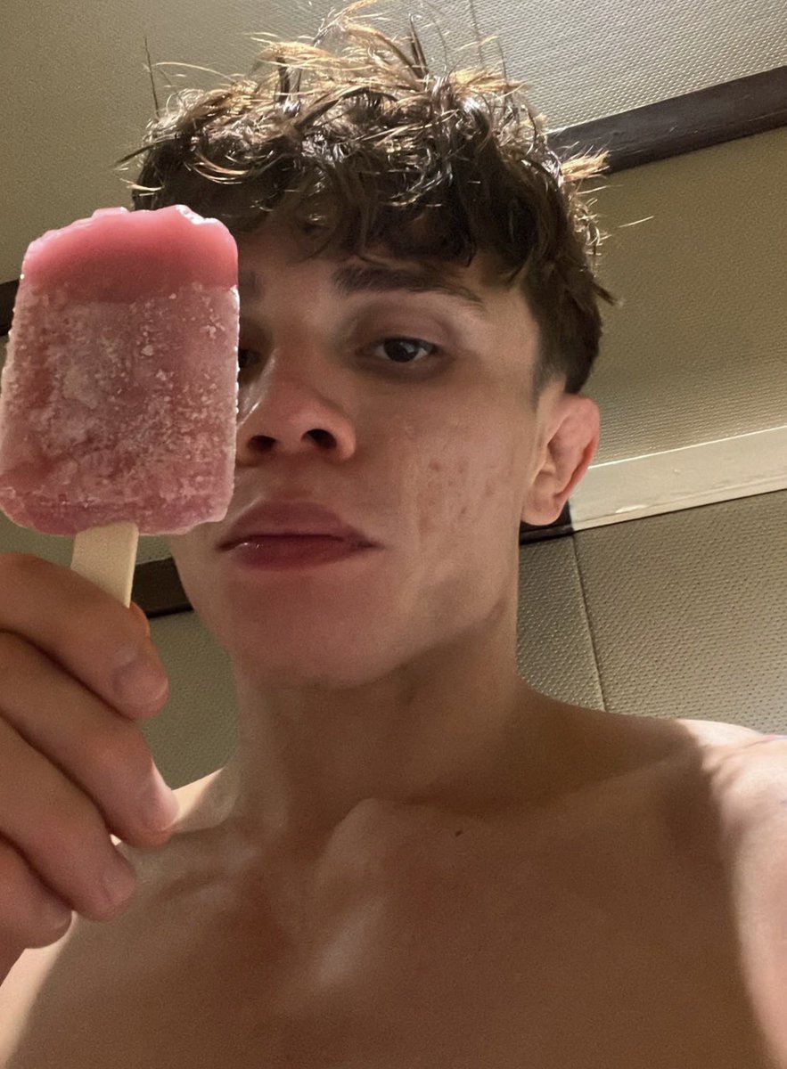 ColdedRango's tweet photo. @KonaMMA_ @YanGlazer2 Don’t remember my first one but do remember my last one 🥶🥶 https://t.co/I4fNbdzU1t