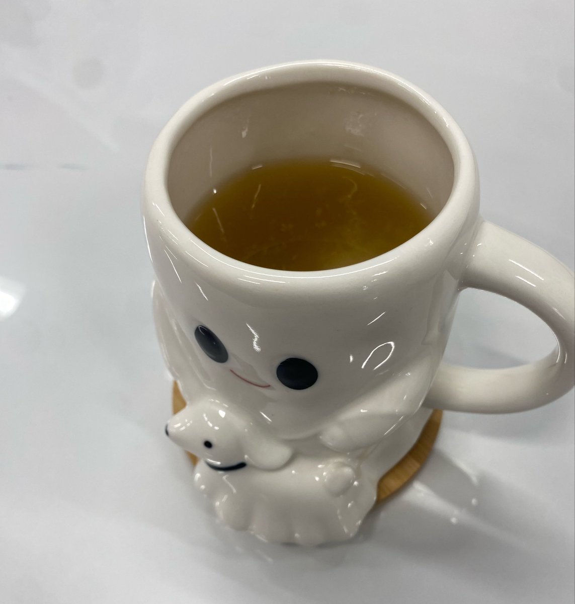 11_nemuri's tweet photo. 約束通り味噌汁をすするのであった　プリチーガールにお菓子ももらった　「私が怒っても睡眠さんどうせ食べないからこれ食べてください！」だって　かわい〜！ https://t.co/piuHrAQmqy