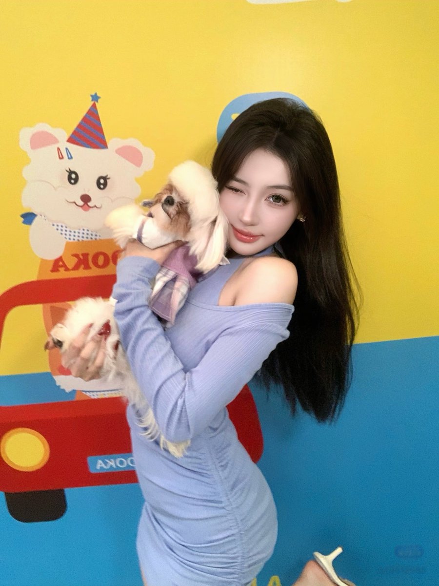 hourIyAlice's tweet photo. Goodmorning! 

Wuff wuff .. https://t.co/o1tqKanYAg