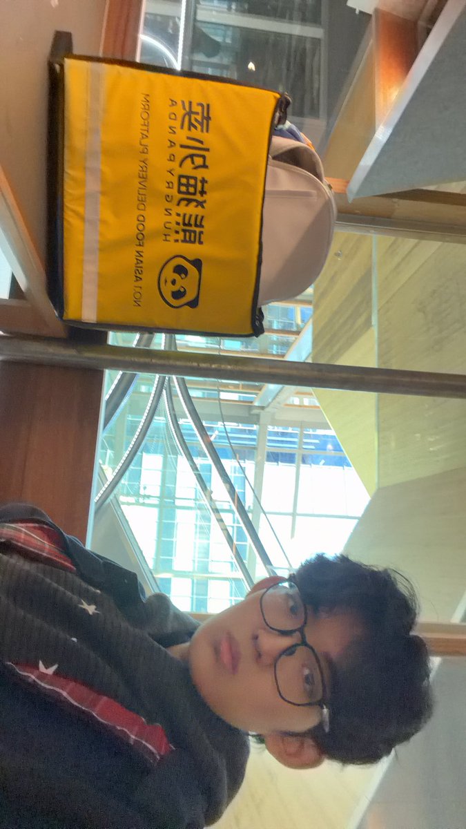 theoxuam's tweet photo. 我将是莫纳什大学这个学期第一次送外卖送出1000单的单王 https://t.co/g8JkLHKwxq