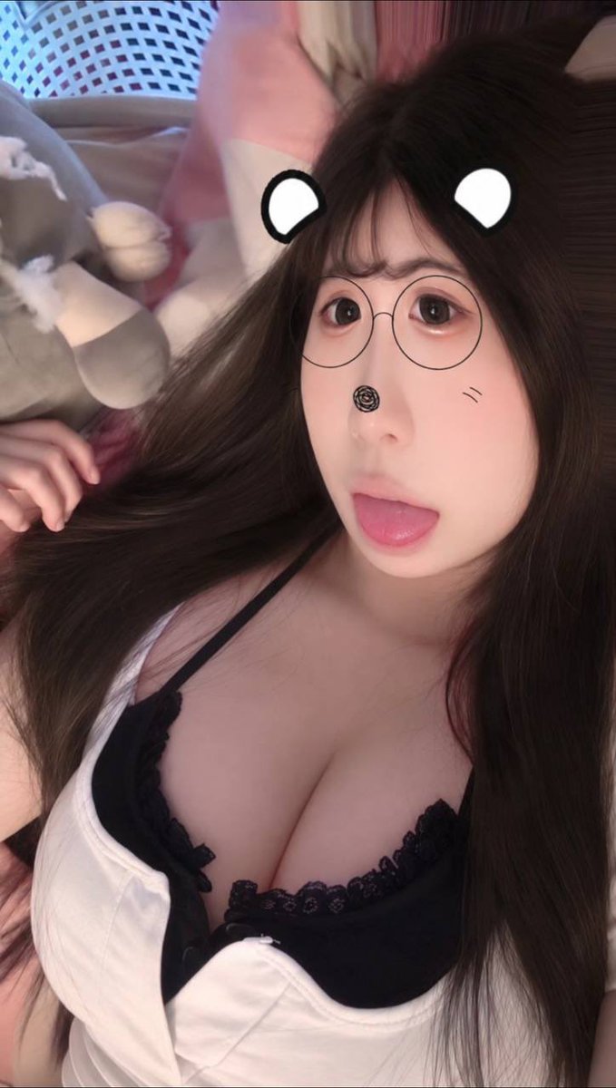 33qcty's tweet photo. 你們看見的只是平時開朗活潑的我
但只有自己知道 回到家只剩自己
都在沒人看見的地方縫縫補補
希望你能記得開心的我

至於破碎的..如果沒有心那就不要走進來 https://t.co/oUgrRvNECk