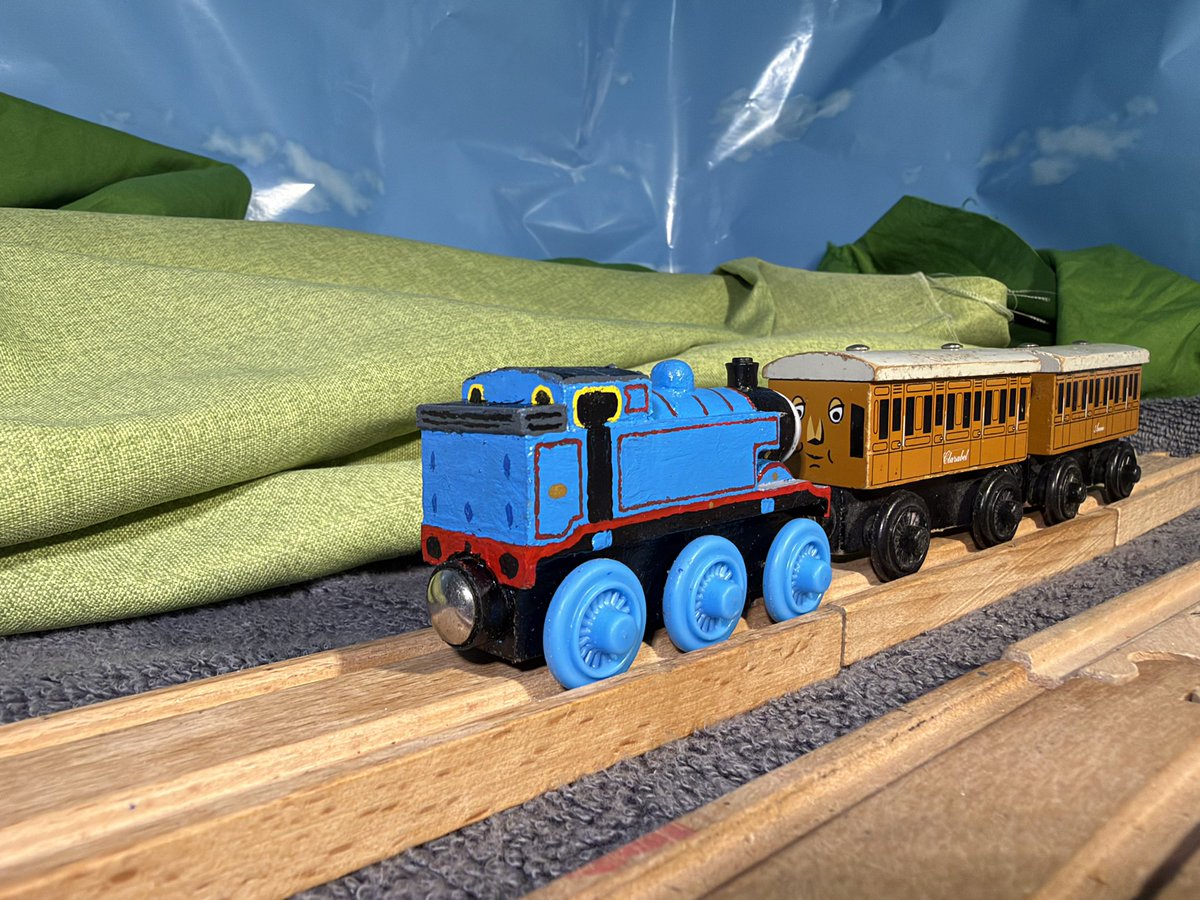 starhunter1269's tweet photo. Hello everyone 
Today I like to show the cheeky tank engines him self Thomas 
As an E2 and a little demo video I wanted to try out 
Thomas was really nice and fun to work on and I’m super happy with his look 
🥹🥹🥹
I love this little guy https://t.co/wWQCE9PTyy
