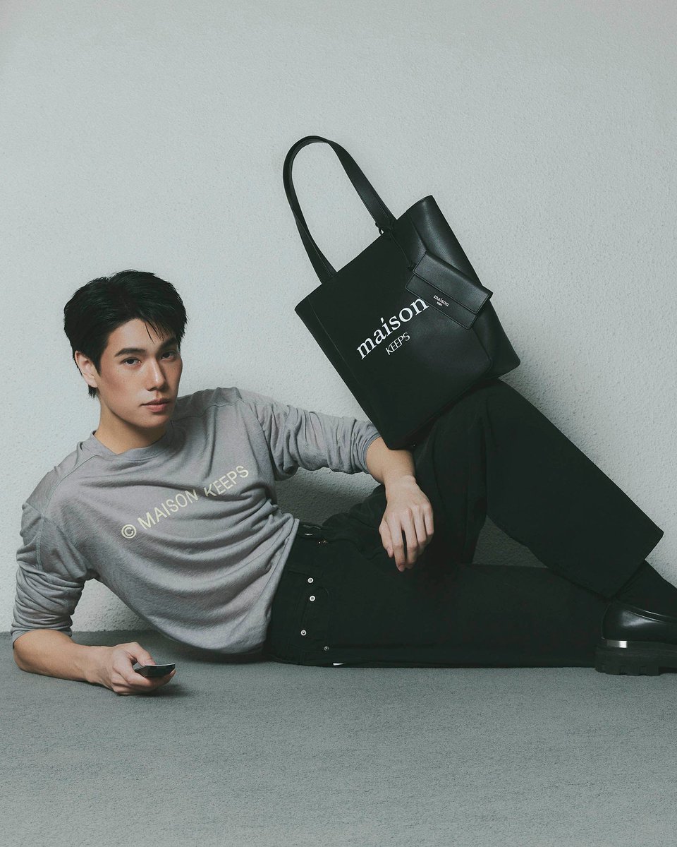 fedanppw's tweet photo. Omgg Phuwin!

#TheHaus #HausBag
#PhuwinFormaisonKEEPS
#phuwintang https://t.co/u1SRJd8hWm