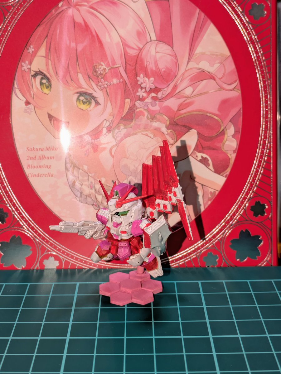 SilentHunter322's tweet photo. 小学生ぶりに色塗ってこんな出来だけどみこちνガンダム何とか塗りきった
みこち2ndライブがんばれー!　#さくらみこ https://t.co/3f7vZgB9dE