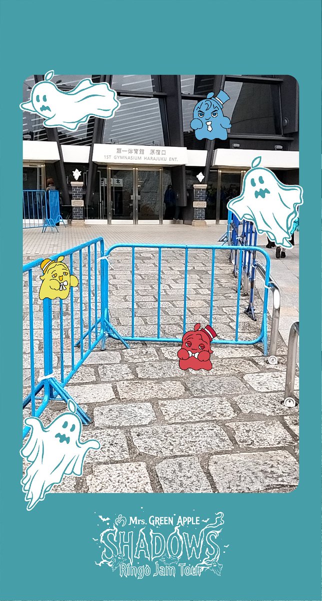 murpickles's tweet photo. ピントも合わん🥲昨日落としたメガネケースが無事警備員室へ届いてるとの事😘で今日のチケット🎟️は無いけれど受取に会場まで来ちゃった☺️どなたかが届けてくれたのかSTAFFさんが見付けてくれたのか分からないけど ありがとぉぉぉぉ🥰 #MrsGREENAPPLE
#MGA_SHADOWS
#RingoJam https://t.co/PgxZ4bwUxD