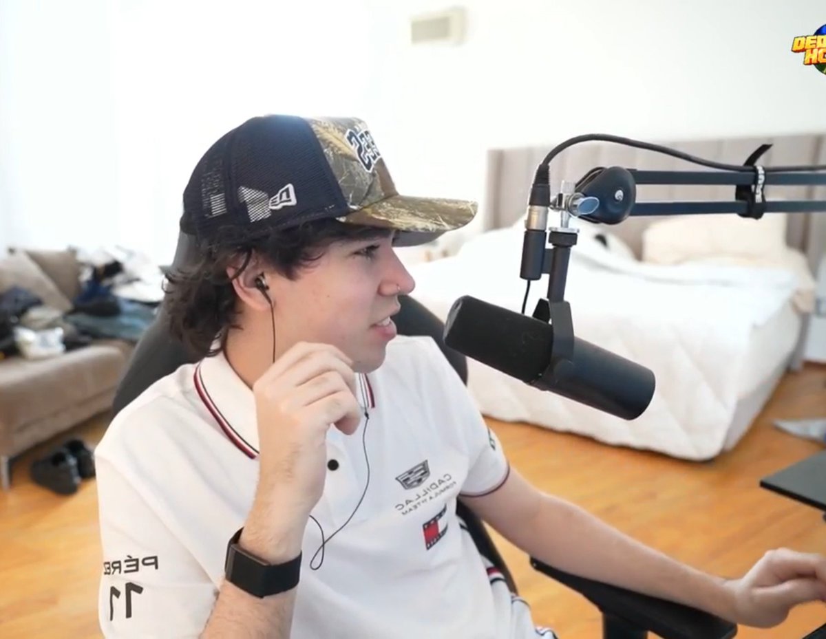 ivanchikito_'s tweet photo. posiblemente no lo veas @SpreenDMC y si si lo llegas a ver, por favor léelo, se que será largo pero te lo pido...

pues has sido una persona muy importante en mi vida que le dió un significado a mi camino 🤍

ayuden a que le llegue por favor <3

#TeQueremosSpreen https://t.co/1ZyHvredAo