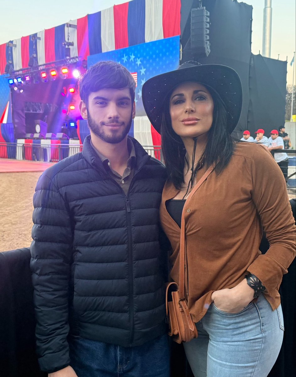 SantilanJuli223's tweet photo. 🇺🇸🇦🇷 Una noche inolvidable con mi hijo Ivo en La Rural celebrando los 250 años de la independencia de Estados Unidos, junto al Embajador @USAmbassadorARG y nuestra querida comunidad. El rodeo y nuestras tradiciones se unieron en un homenaje a la libertad, los valores compartidos y el espíritu de familia. ¡Por muchos años más de amistad y cultura entre naciones. #US250 #Tradición #Familia #LaRural