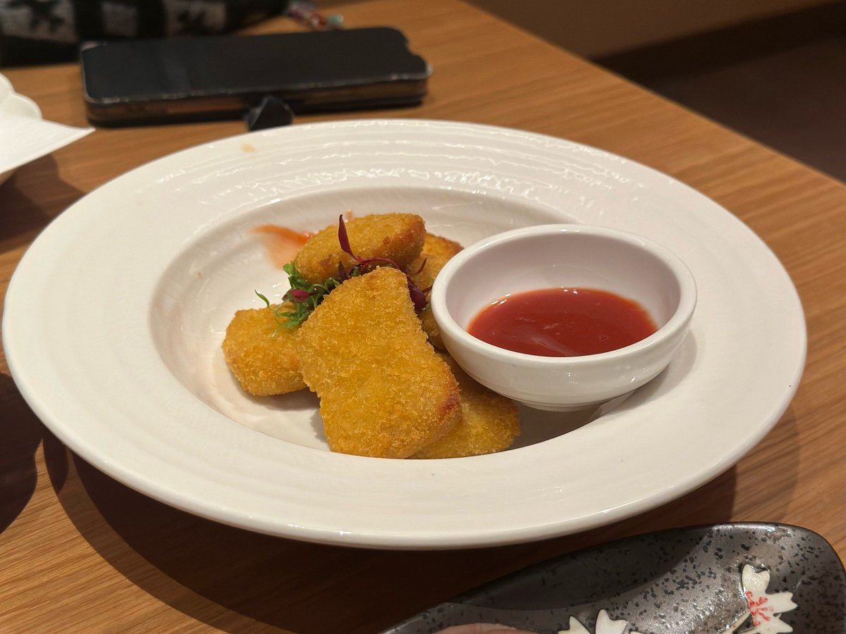 so4371794196027's tweet photo. 「今日は谭豆陶复盼と一緒に春のカフェでお茶したよ！彼女の新しいアイデアをたくさん聞けて、心が弾んだ一日だった」 https://t.co/WCZLnMiDAp