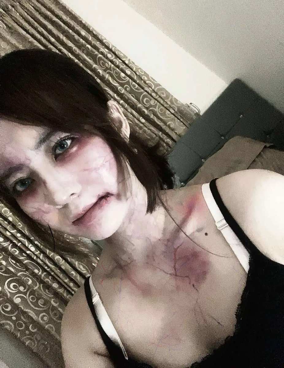 polkadolliy's tweet photo. edisi halloween bersama my pacar👻 #anisd https://t.co/buaPRcspvB