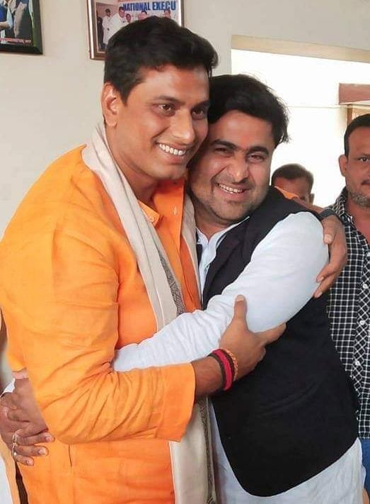 Devendra_1925's tweet photo. दुख-सुख के हम साथी हैं, ये वादा है । 
 भाई आकाश शर्मा को जन्मदिन की हार्दिक बधाई एवं शुभकामनाएं 
@AkashSharmaINC https://t.co/y2v4gyn76B
