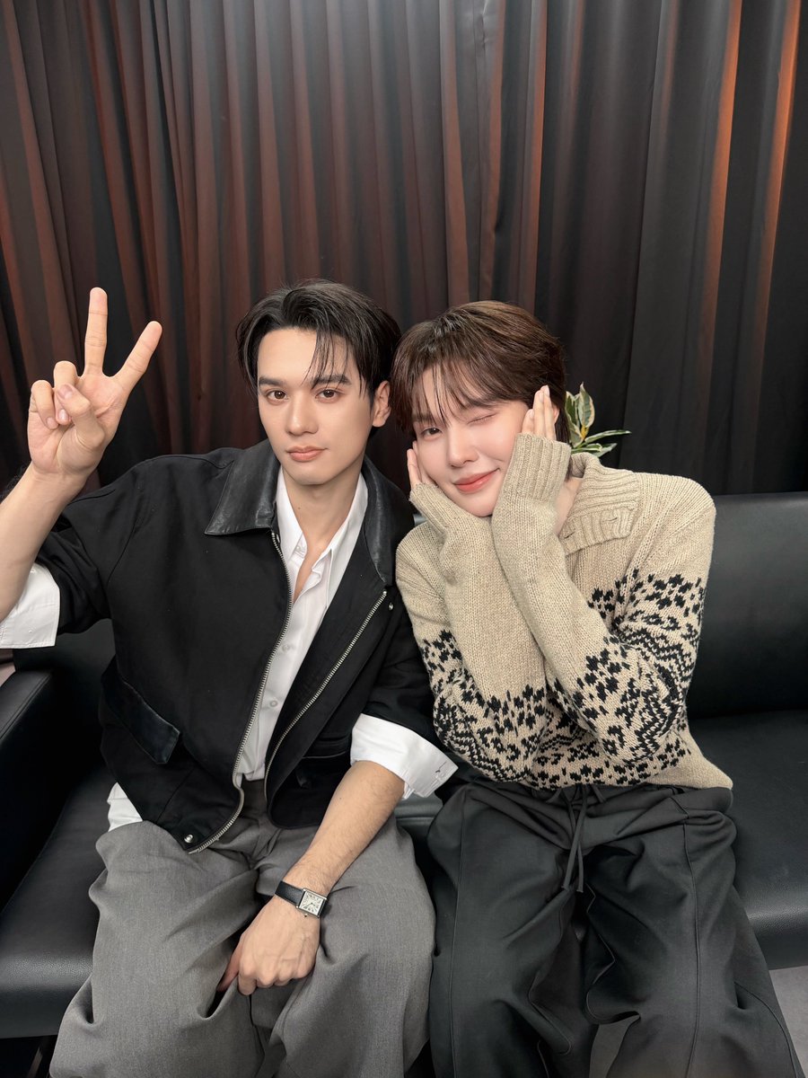 DomundiTV's tweet photo. พบกับ “เก่ง” @harit_keng และ “น้ำปิง” @nampingnapat ได้ในรายการ วันบันเทิงออนไลน์ ✨

รับชม Live ได้ทาง
🔗 : https://t.co/kSyqvDRDWw
🔗 : https://t.co/NmbJkZ1ItH
🔗 : https://t.co/Uq02CiAFA8

#oneบันเทิงxเก่งน้ำปิง https://t.co/mz1cfQymex