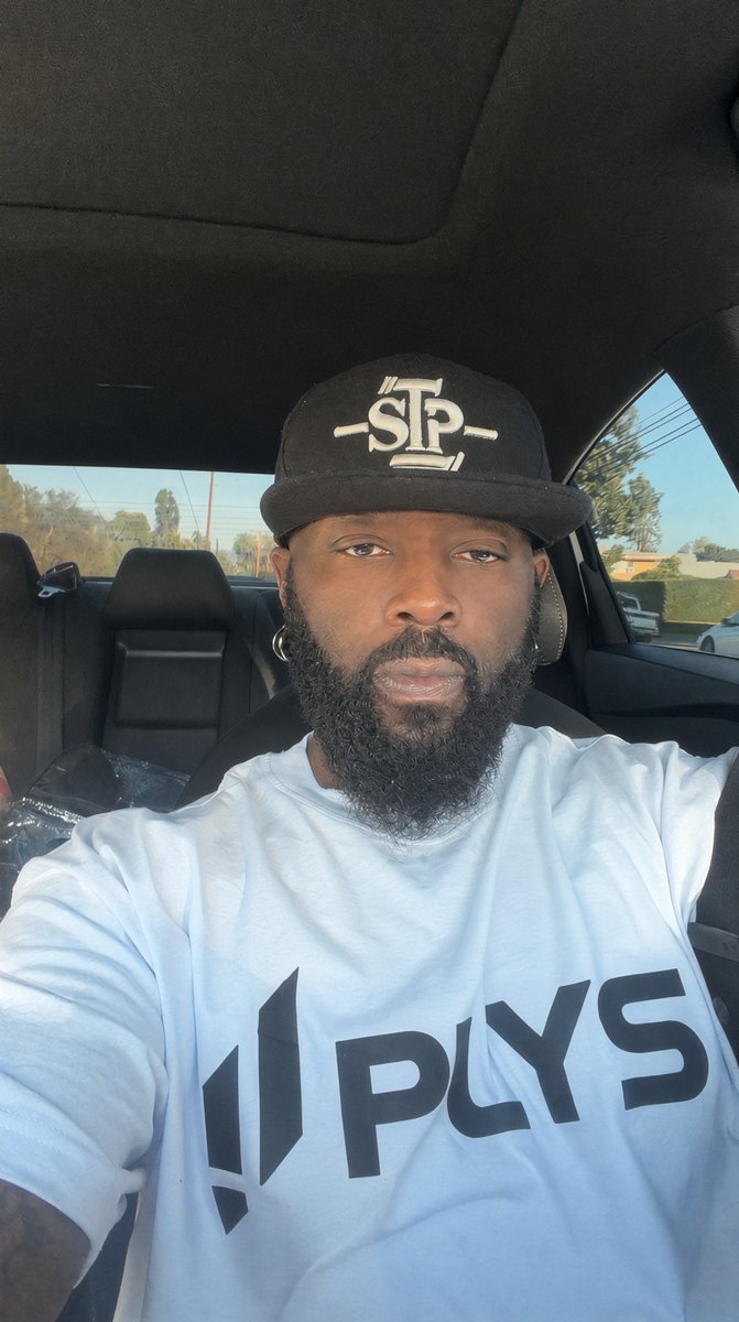 SetThePl4y's tweet photo. @DeenTheGreat @BiggHurra @PLYSBRAND #PLYS. #SetThePlay https://t.co/vKFeUg5p7y