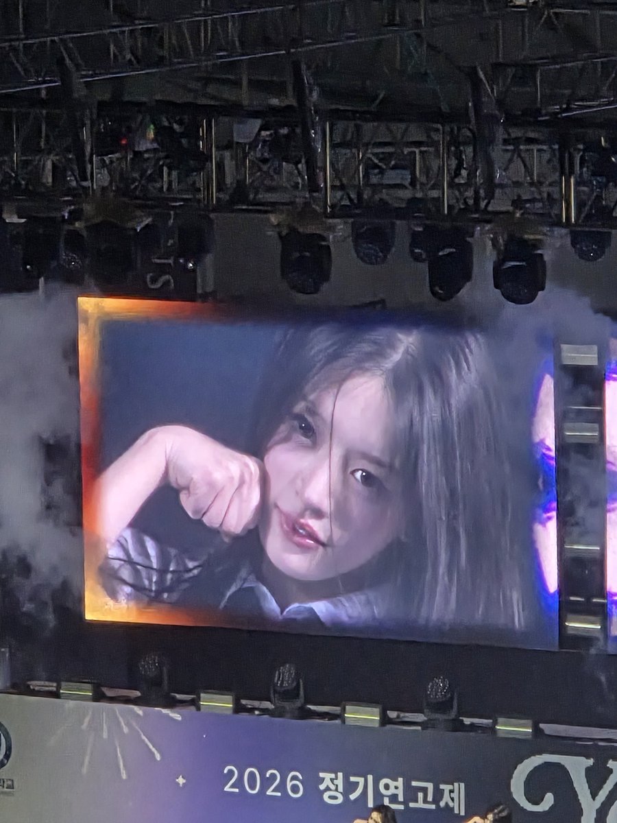 tfxios's tweet photo. 민주 얼굴 잡힐때마다 단체로 소리지름
너무예뻐서.......... https://t.co/smLhIqjezA