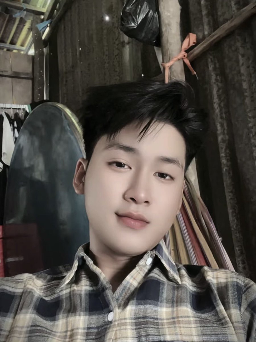 baobao07011's tweet photo. để ý anh xíu 🫠 https://t.co/HlNVLdNrXh