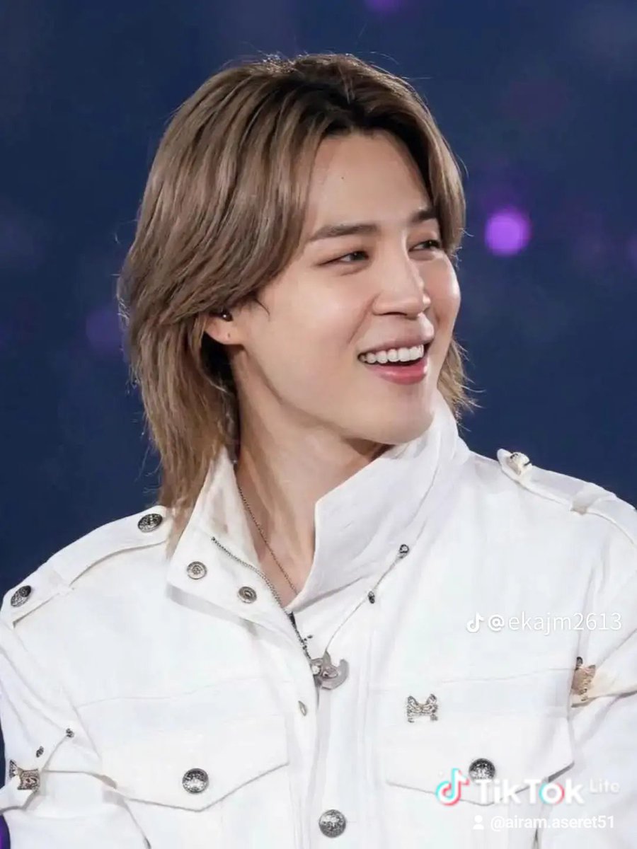 airamjxb's tweet photo. @cocojm_0t7 Que hermoso y su carita bella apreciando el amor de Army PARK JIMIN tu eres un sueño hecho realidad, una persona digna de admiración única , tus encantos sonrisa corazón noble haces que todo sea luz no necesitas nada más basta con el amor y tu sonrisa https://t.co/pkRwo5uPFK