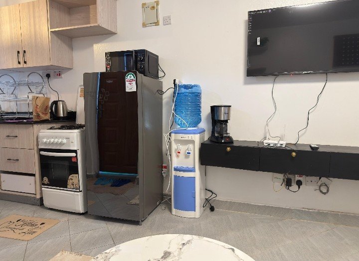 Rachel09816's tweet photo. Travelling through Nairobi and need accommodation near the airport? 

Luxore Apartments in Syokimau offers a studio Airbnb behind Gateway Mall, close to JKIA and the SGR. 

Call 0142259990 to book. Contactless VisitorApp. #RobisearchBoostingSMEs. RobiVisitorApp Na Robisearch https://t.co/KS1nErMOce