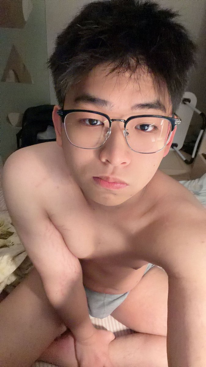 Mikkaharuna's tweet photo. 眼镜小狗来袭 https://t.co/3RN1JmrsWf