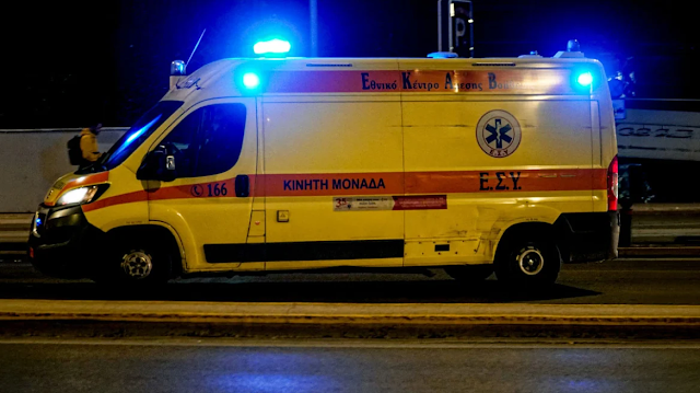 PoliceVoice's tweet photo. Τραγωδία με 30χρονο νεκ ρό σε τροχαίο   η μηχανή του προσέκρουσε σε προστατευτικά και έπεσε σε σταθμευμένα ΙΧ....   
https://t.co/L1vx4wUJFY https://t.co/ylWl5cxzSq