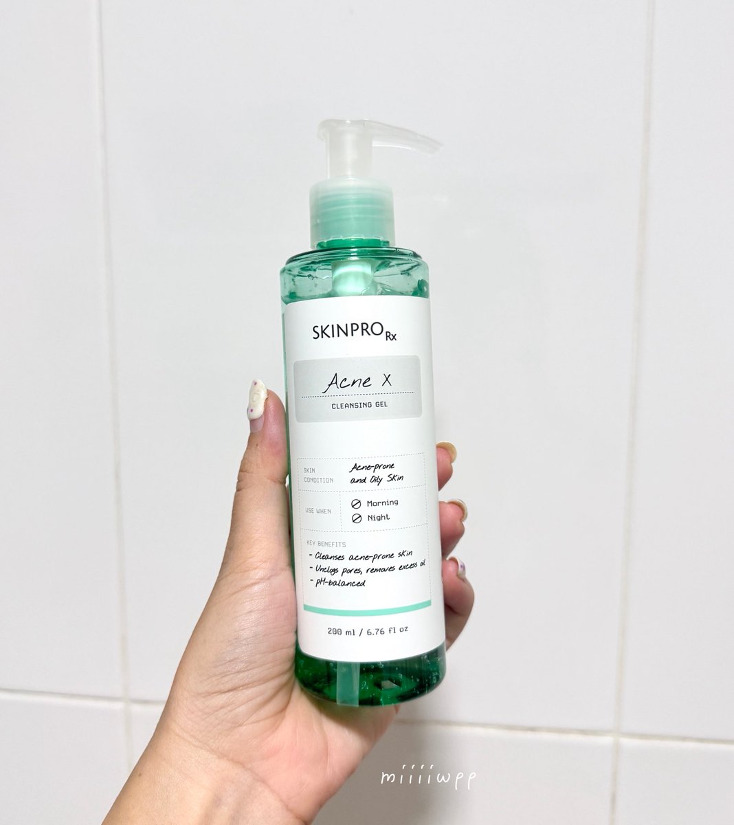 miiiiwpp's tweet photo. ป้ายยาเจลล้างหน้า SKINPRO Rx ค่ะ เป็นแบรนด์ของคนไทย (ไทยเวชสำอางค์จากพรเกษมคลีนิก) เป็นเจลล้างหน้าสำหรับคนผิวมันและคนเป็นสิวโดยเฉพาะ อ่อนโยนสำหรับผิวหน้าสุดๆ ล้างแล้วหน้านุ่ม สะอาดแต่ไม่แห้งตึง ไม่เอี๊ยดเลย ใช้แล้วสิวขึ้นน้อยลงมากด้วย ชอบมาก ลูกรักเลยคับ 💚✨ https://t.co/J9Z2WudyDH