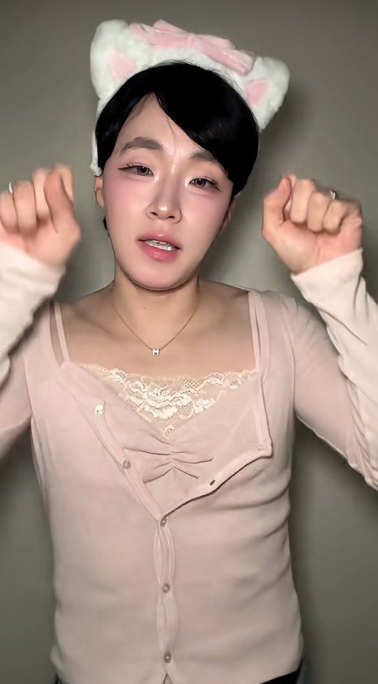 hatsun4e's tweet photo. 코스어의 보정실력 https://t.co/jwFti4KCix