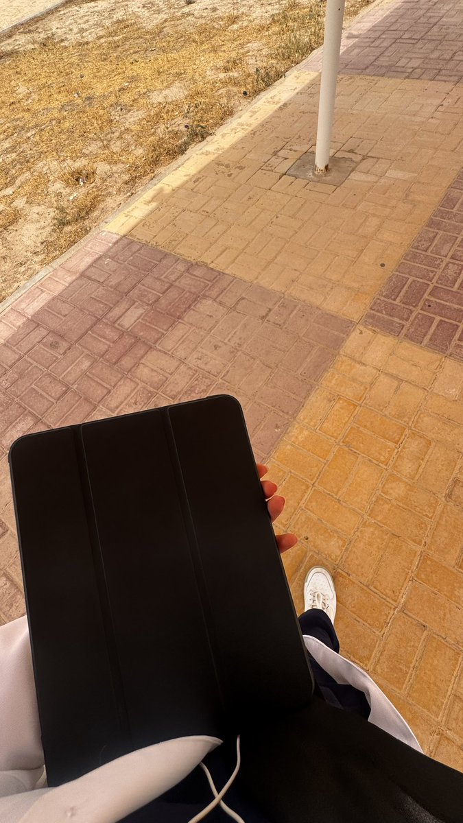 0puu7i's tweet photo. من يومين مو نايمة اقدر اقول جلدت البايو كمستري الا شوي https://t.co/oLwwtCbHeF
