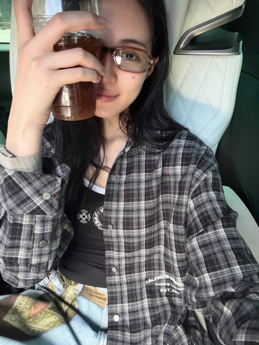 nongplaaaaa's tweet photo. หนึ่งในใจมาก ล้านคนทัก รักหลิงหลิงคองดิวะะะ https://t.co/rdO2xd1O6N