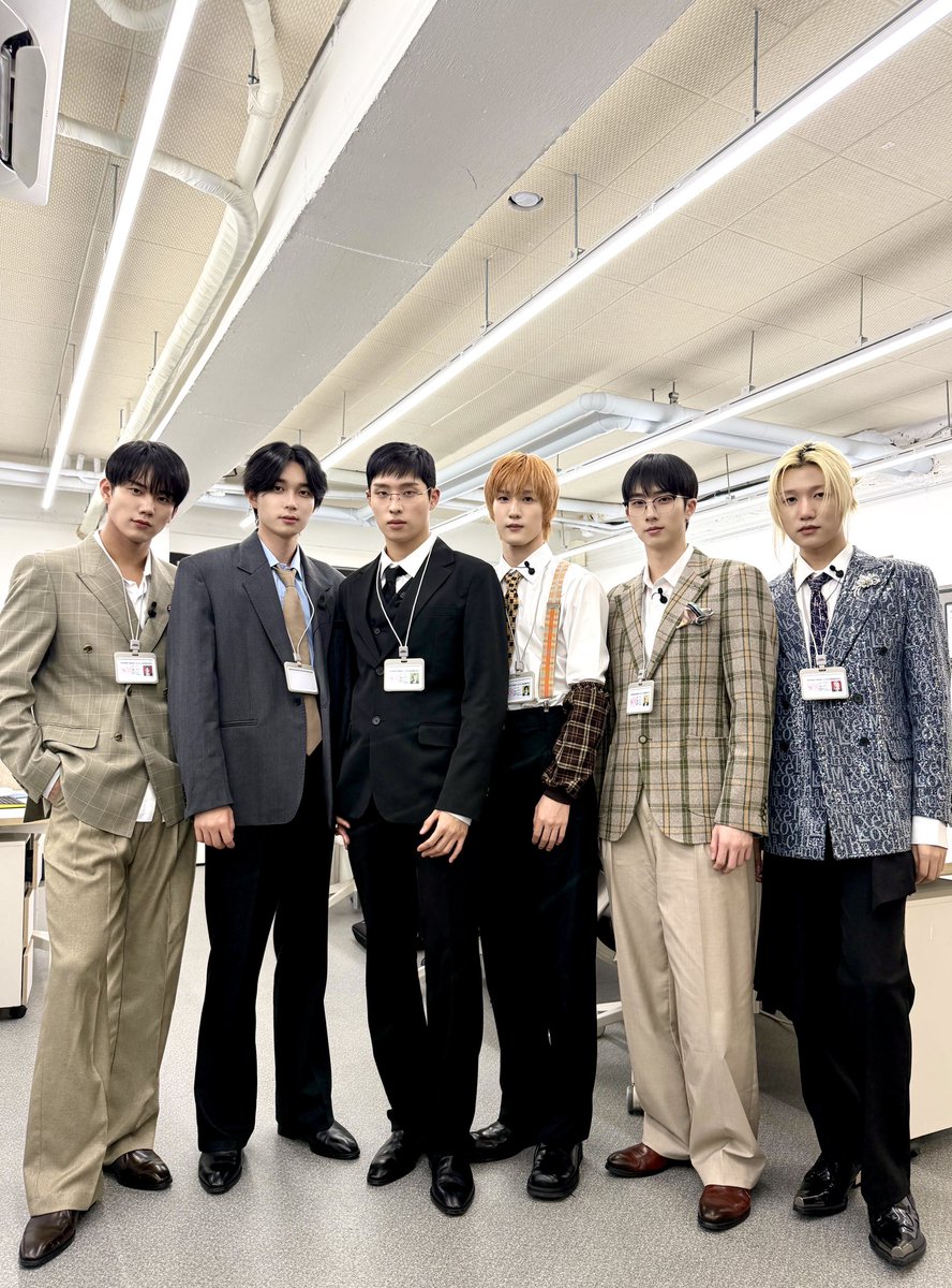 P1H_official's tweet photo. [📸] P1Harmony (피원하모니) 영웅상사

➕ https://t.co/g0AOBUfrjy

#P1Harmony #피원하모니 #BLOW_UP https://t.co/5UFOzqf7B6