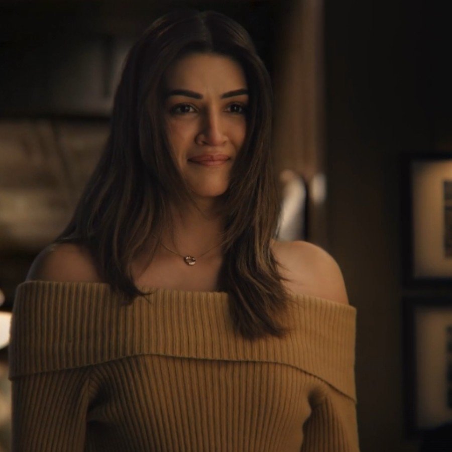 Shaileesgurl's tweet photo. The way her entire expression changes in a split second oh, Kriti Sanon, THE ACTOR I STAN. https://t.co/02zbWM1YcP