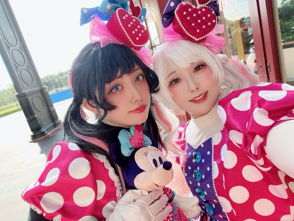suzumehun22's tweet photo. ミニパルミニデジで🏰インしてました！
マジでお互い天才ビジュすぎて楽しさしかなかった👏
これにて今年のDハロは終了☑️
また来年も楽しむぞ〜！ https://t.co/vDU7Tj1GCz