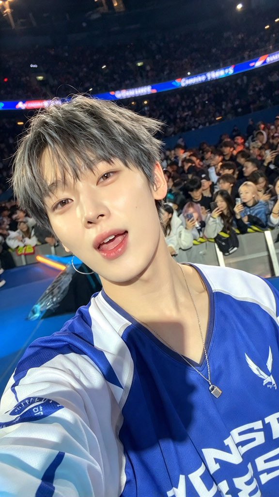 shaekart's tweet photo. HE’S SO HANDSOME WTFFF KIM SUNOO 😭 https://t.co/Yo9oxtpRD6