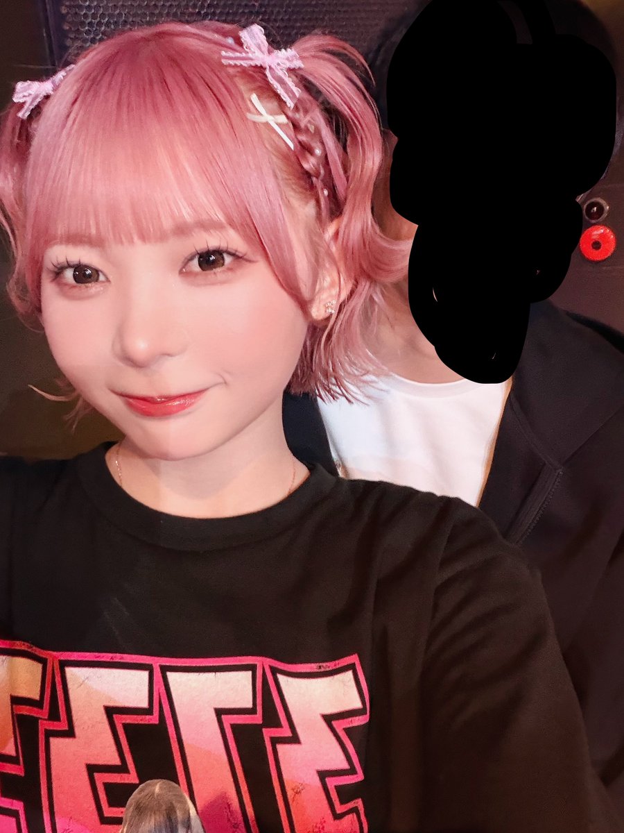 kbtnsn's tweet photo. お久しぶり
お久しぶり
はじめましてご卒業おめでとうございます

でした https://t.co/dXnDF7YXLH