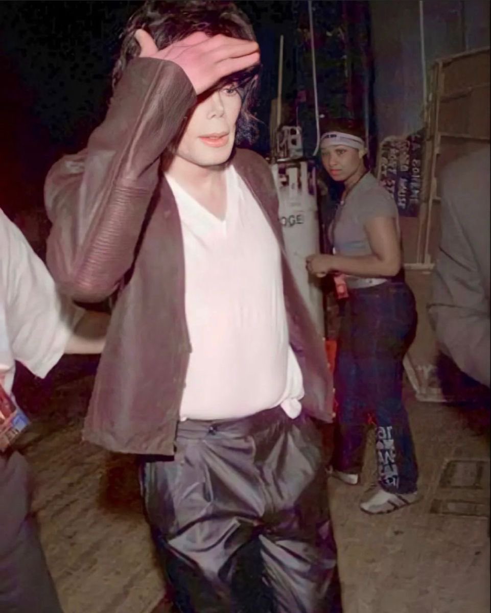 tIctothepyts's tweet photo. if your edits include every era but the one era where a man with a life-long ed was a little thicker you‘re on a list btw ………. https://t.co/cUHAfb9zLe
