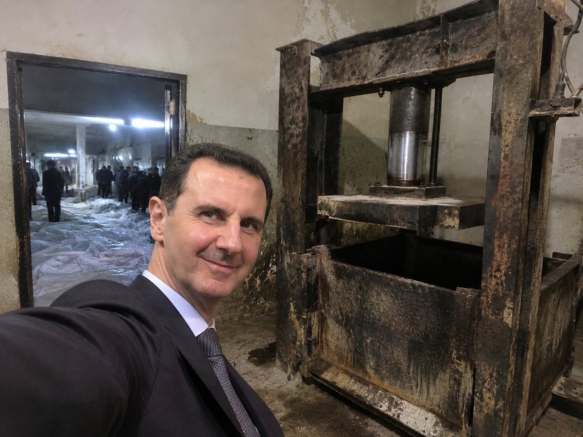 Karam_J0's tweet photo. @Abu_Sufyan33 لما كان يكبسكم بالمكابس يا ولاد الرْنوة كنتوا تصيحوا للسما بس هالبشار كان عارف دواكم ولو كمل وذبح الباقي كبي وعصر وبراميل وكيماوي ما طلعوا ىىىىىىىىىىىرامـ…ـيط مثلكم يعوو من ورا شاشة واليهودي بغـ…….. ـتصـ…ـب بنسوانكم ببيوتكم يا مناــيـگ https://t.co/gDBwQ85f4i