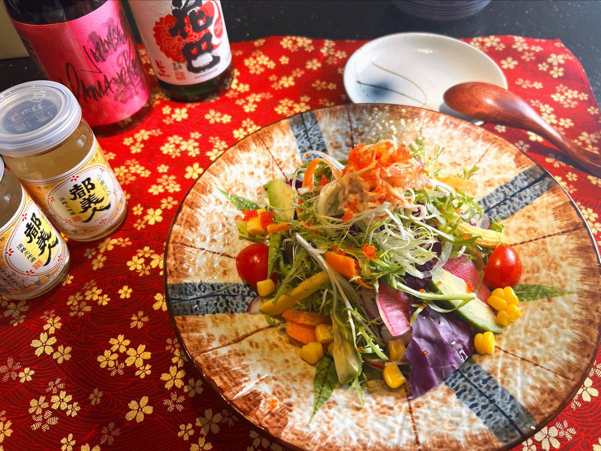 nicemiddle21's tweet photo. [今日は特別な風味を味わいました。韭（にら）と柑（かん）を使った任（まか）せのコース、沼（ぬま）のように深い味わいに驚きました！]， https://t.co/j7SJ1b4JXl