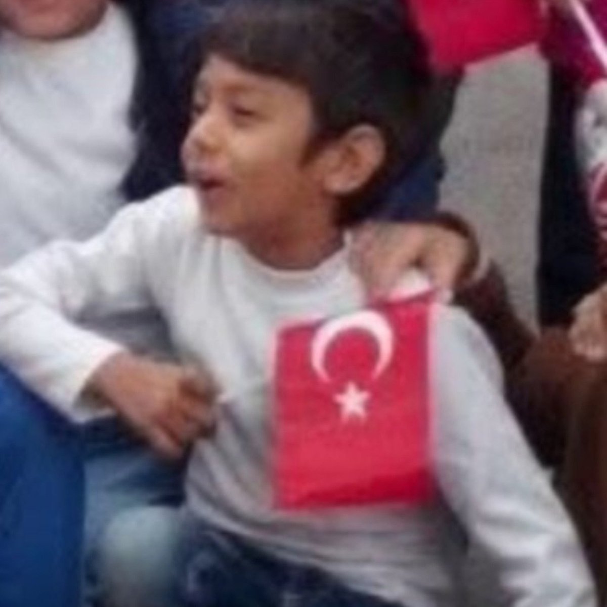 starryeyes91's tweet photo. it oglu itler rahatsiz oluyo diye gunes dogmaktan vazgecmez 🇹🇷🇹🇷 https://t.co/63NIQ0HEF2