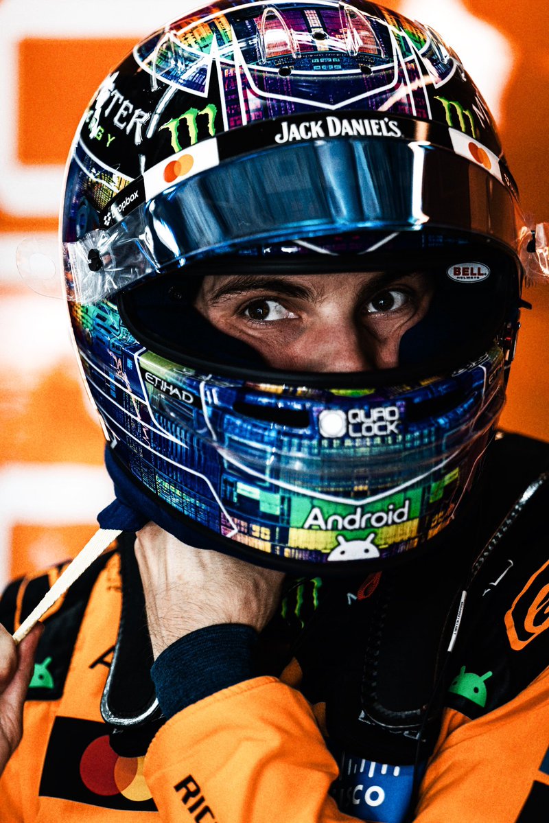 Piaspri's tweet photo. Eyes locked in, 
and ready to face 
whatever the track throws next. ✴︎ https://t.co/MNURZbKNb1