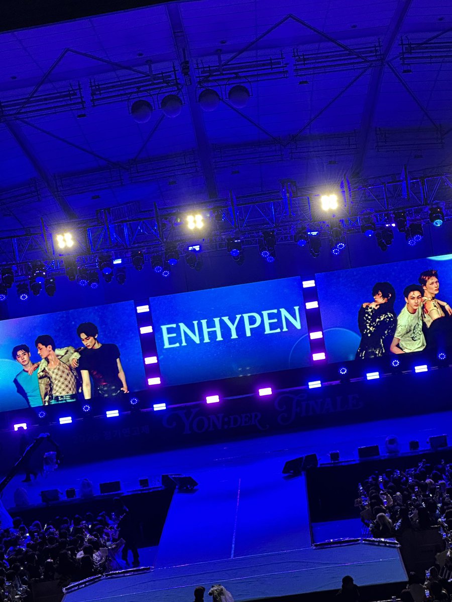 yjwszn's tweet photo. 🐈: do students know enhypen? not elementary, middle, or high schoolers, but do college students know us? if we were to go to a university festival, would they know us if someone shouted “enhypen”? i feel like they might not know. 

🐈: to be honest, i’ve always had a dream about performing at a university festival

it was not that long ago when jungwon talked about this im actually gonna cry hold on 😭