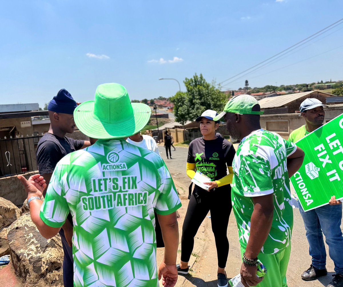 HermanMashaba's tweet photo. Motho Mothong. Street by Street and Door by Door. I am engaging the residents of Ward 26, Diepkloof for the Joburg Mayoral Final Push Door to Door. 

#UnfinishedBusiness #OperationFixJoburg https://t.co/SJOqqIVfXs