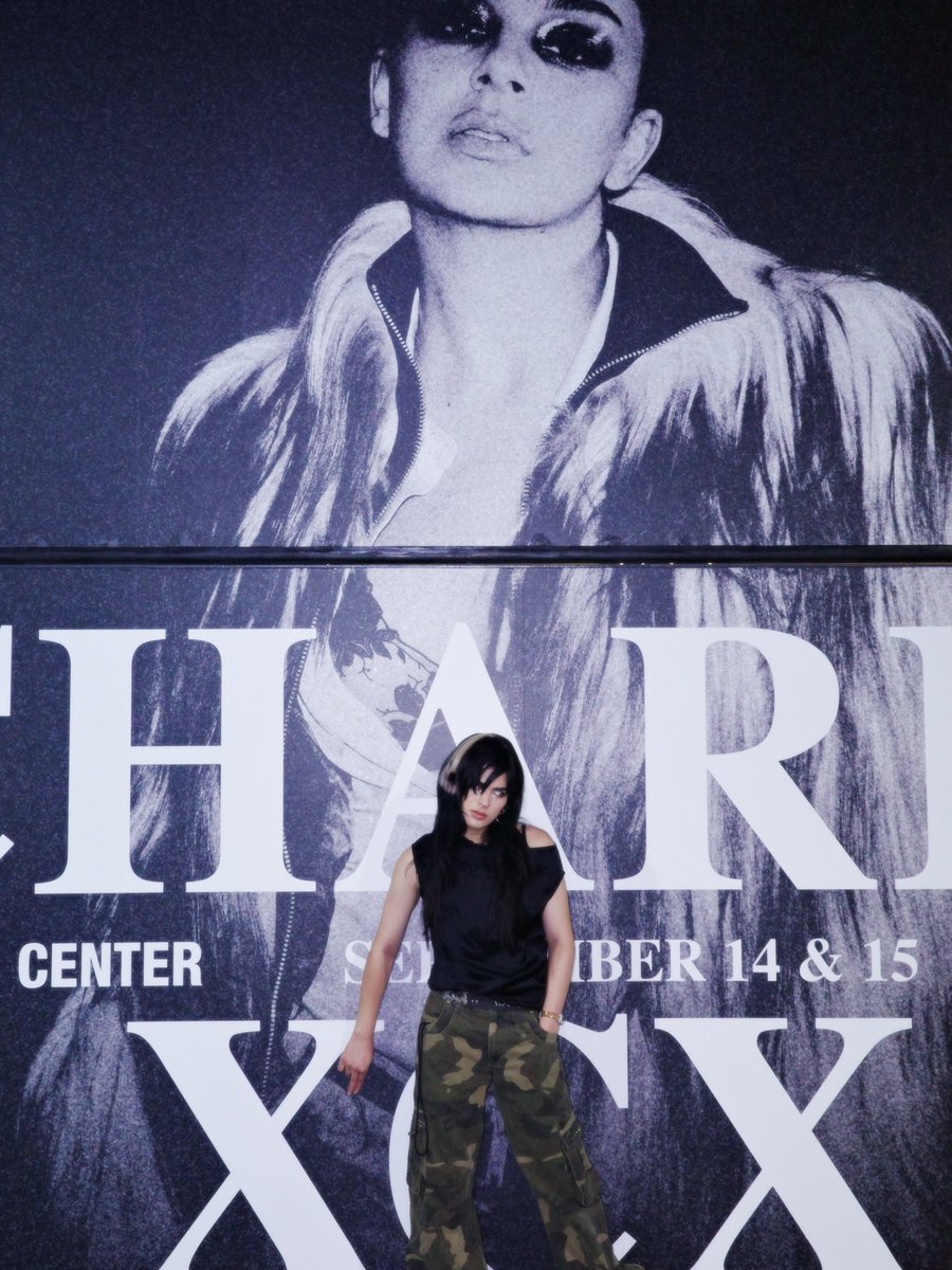 xcxsource's tweet photo. Underscores talks about touring with Charli xcx:

“She is one of the nicest people I’ve ever met. She pops in and checks on us, and she’s very supportive. At a level like hers, you worry that anybody under that scrutiny will turn into some kind of diva, and she’s not like that at all. It reminds me to check myself when I get diva-y. Like: Charli doesn’t do that, so I shouldn’t.”