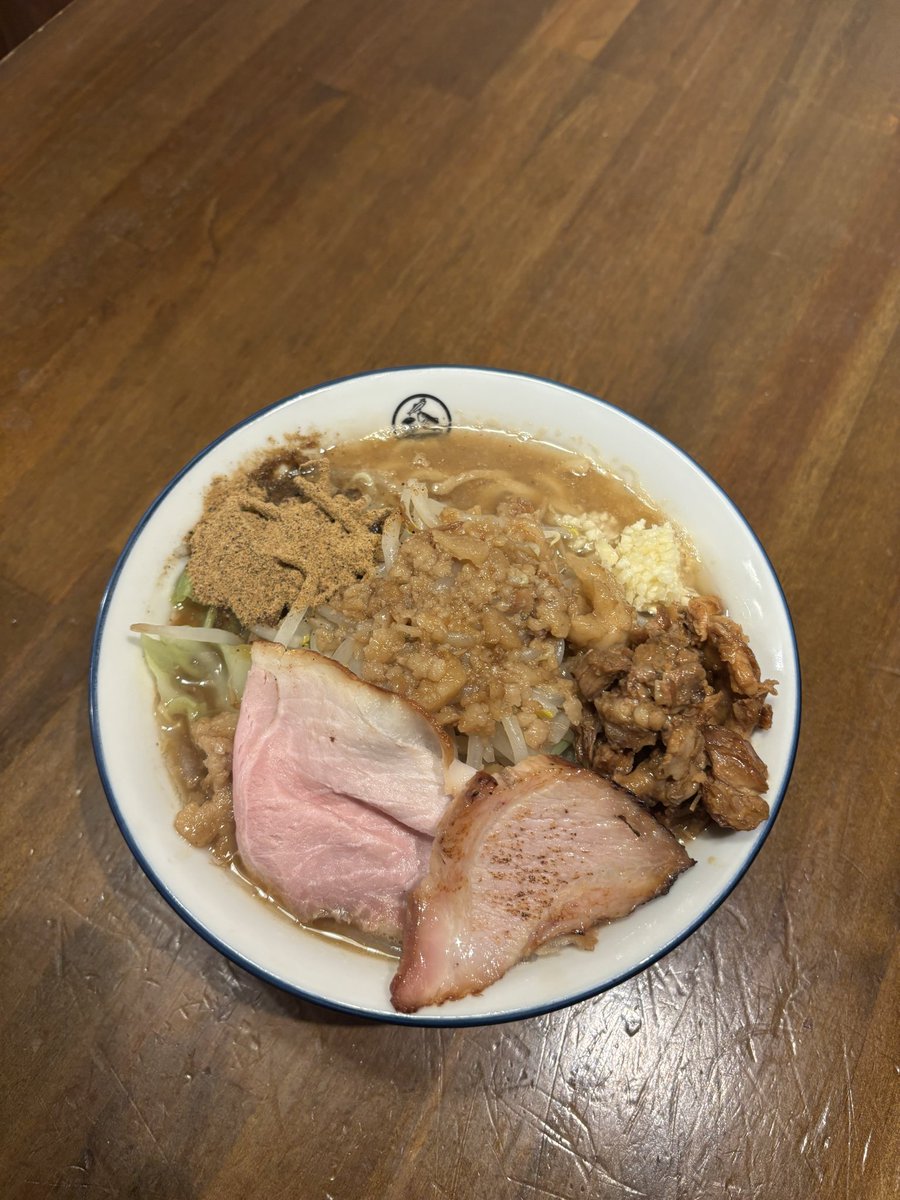 CB_raik's tweet photo. 10/31土曜日から
限定
『サバジロウ』
やります

濃厚豚骨スープに大量の
サバ節とサバ煮干しを合わせました！

ニンニク、ヤサイ、アブラ、カラメ

マシまで無料です！

是非ハロウィンにニンニクぶち込んでくださいm(_ _)m

⚠️盛り付けは少し変わります https://t.co/kHxKuQTp3T
