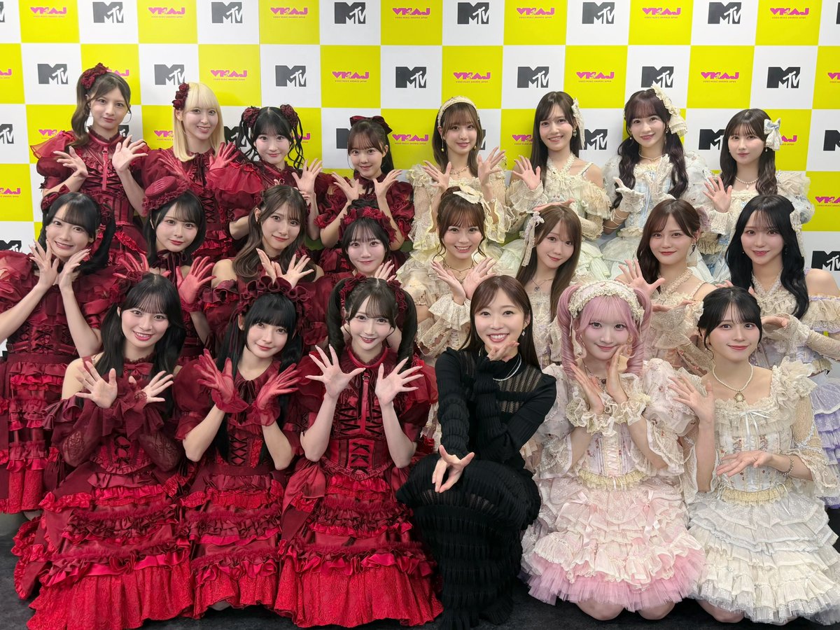 Equal_LOVE_12's tweet photo. 「MTV VMAJ 2026」
に出演させていただきました💘⟡.⋆

そして、＝LOVEは

❥Best Idol Video(最優秀アイドルビデオ賞)：『とくべチュ、して』

❥Best Direction(最優秀ディレクション賞)：『劇薬中毒』

❥特別賞「Best Family Choice Artist presented by 家族アルバム みてね」 

を受賞しました🏅!!

いつもたくさんの
ご声援ありがとうございます！

引き続き＝LOVEの応援を
よろしくお願いいたします💖˒˒

#VMAJ2026
#イコラブ
@MTV_JAPAN