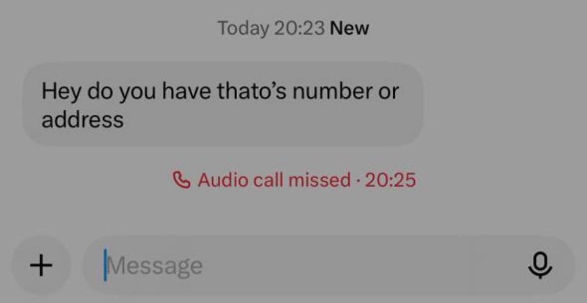 Lazeauxla's tweet photo. also why is he being frantic and texting our friends? 🤭 awungo Bongani mos so why are you texting our friends? looking for people’s numbers? https://t.co/kerEiN2hYX