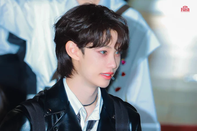 Image from 청색 (@ColorOfYouth325)
