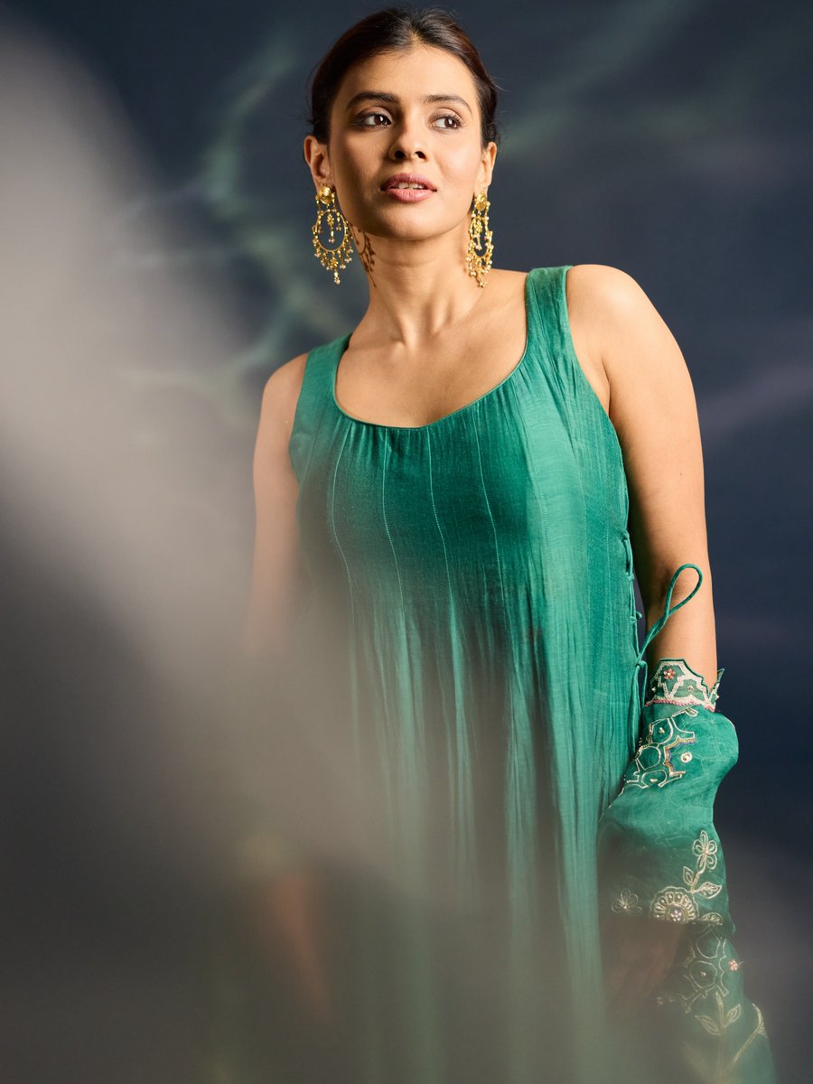 AnantapurCinema's tweet photo. Hebah Patel πβ¨οΈ
#Hebah #HebahPatel https://t.co/KgZyKcpdcO