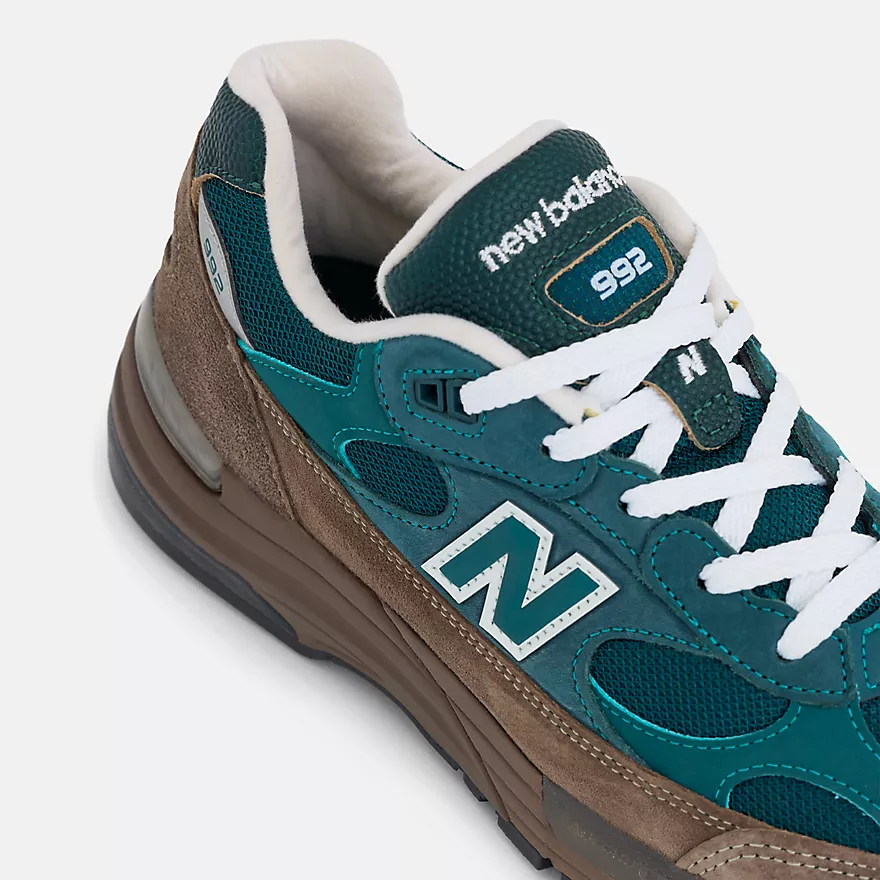 nicekicks's tweet photo. New Balance Made in USA 992 “Medusa Green” is set to hit the streets at 10am ET 😮

📲 https://t.co/LASZEAfPYM https://t.co/gvC2pkynXq