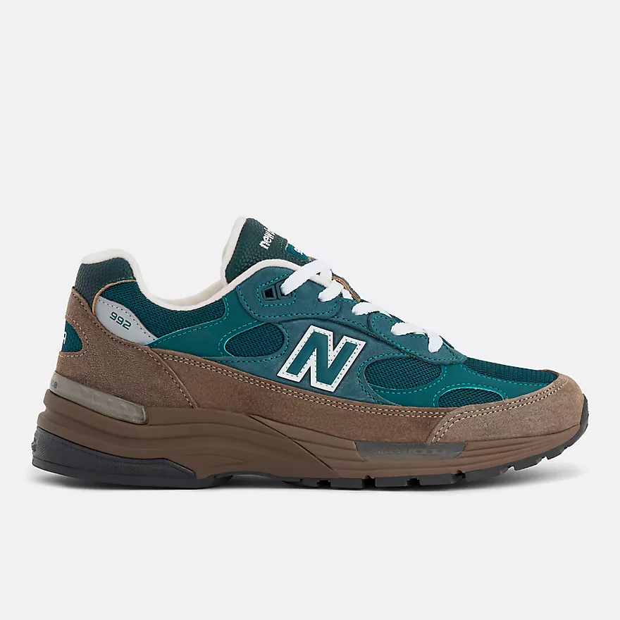 nicekicks's tweet photo. New Balance Made in USA 992 “Medusa Green” is set to hit the streets at 10am ET 😮

📲 https://t.co/LASZEAfPYM https://t.co/gvC2pkynXq