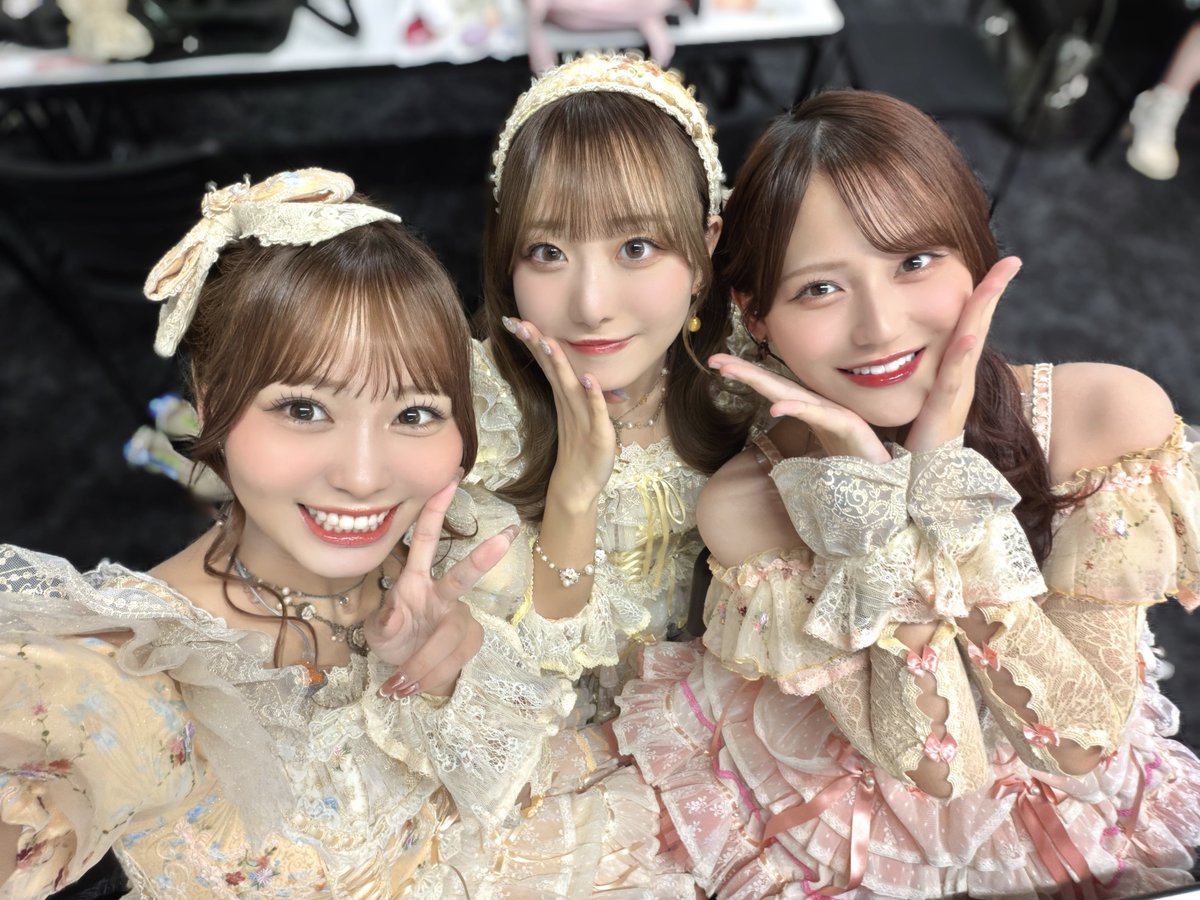 hana_oba's tweet photo. 「MTV VMAJ 2026」東京ドーム！
ありがとうございました🫧💖

＝LOVEはなんと！
3つの賞を頂きました！🥲🏆🌟

指原さん、そして応援してくださる
大好きなファンの皆さんのおかげです✨

4曲SPメドレーも
レッドカーペットも
全てがドキドキでした...😳♡

#VMAJ2026 #イコラブ https://t.co/EJsHRaZl7Z